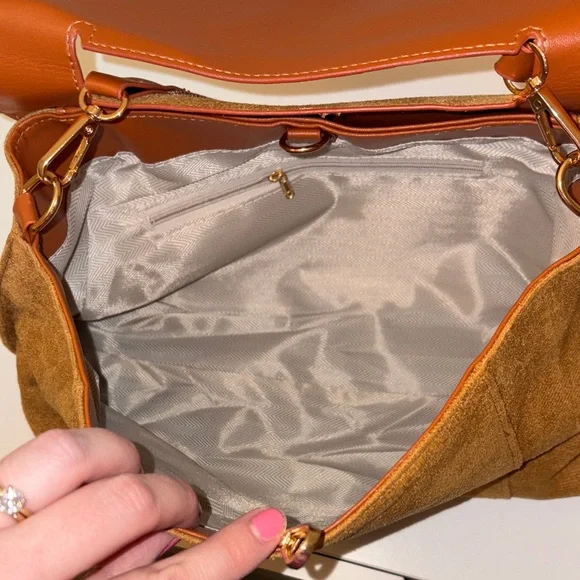 Classic Tan Canvas Messenger Bag - Picture 4 of 5